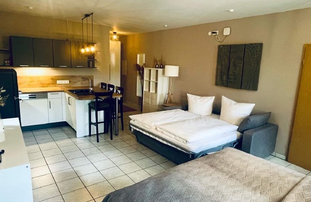 Appartement avec spacieux salon / salle à manger ouvert