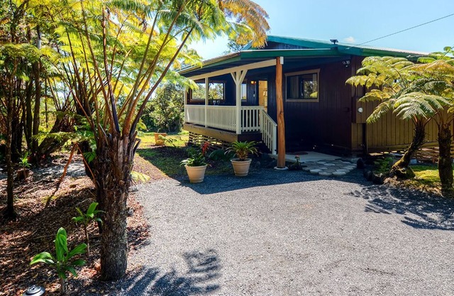 'Fern Cottage' Volcano Studio w / Rainforest Views!
