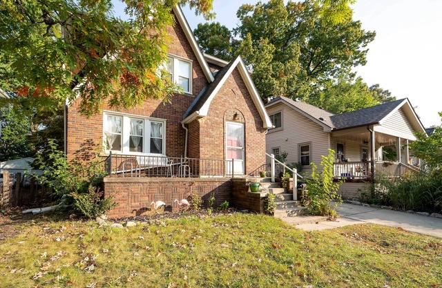 Ferndale Apartment w/ Yard - Near the Detroit Zoo!