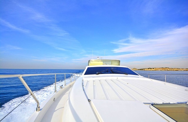 Ferretti Yacht 19m, un hébergement de luxe avec Astypalea VIP Yachting