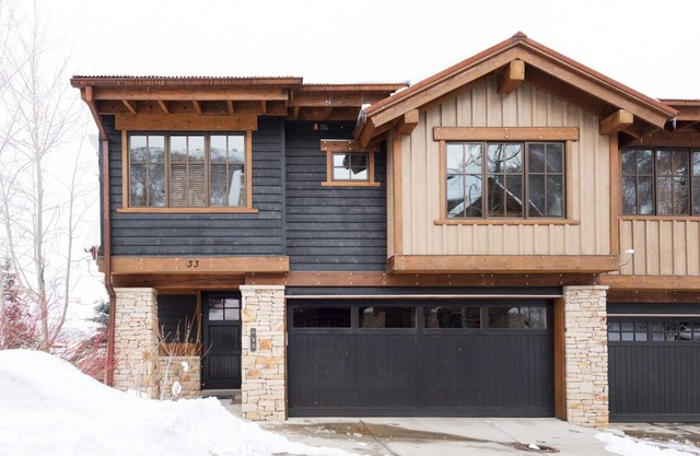 Chalet de ski de luxe dans une communauté au pied des pistes avec concierge sur place et navette hiver - 14 personnes