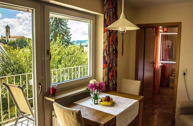 Appartement (35qm) dans un emplacement central avec balcon