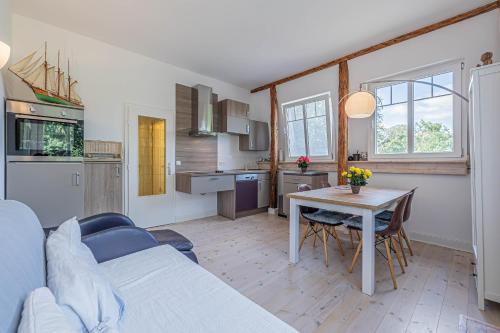 fewo1846 - Am Walfischstein - strandnahe 2-Zimmer-Wohnung im 1 OG in eleganter Jugendstilvilla