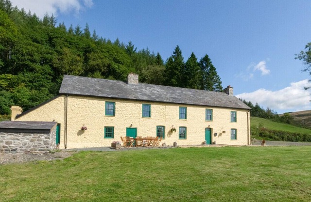 Ffermdy Llanwrtyd - Six Chambres Maison, Couchages 11
