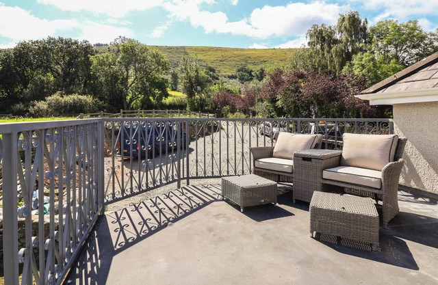 FFRIDDOEDD, family friendly, with a garden in Llanfairfechan