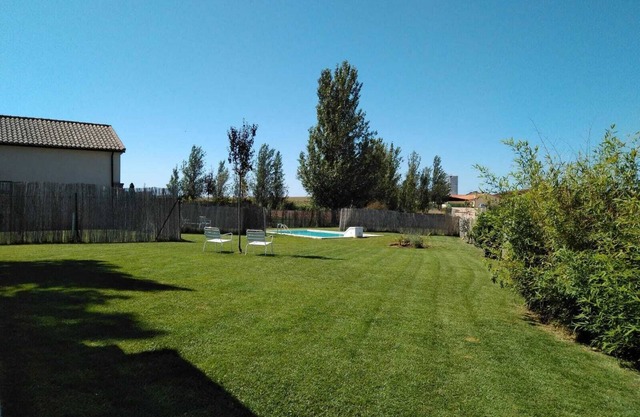 MAISONS DE TERRAIN À SALAMANCA AVEC WIFI, JARDIN ET PISCINE
