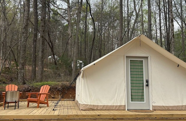 Unit 13 - ADA compliant cabin in beautiful Travelers Rest with AC, WiFi