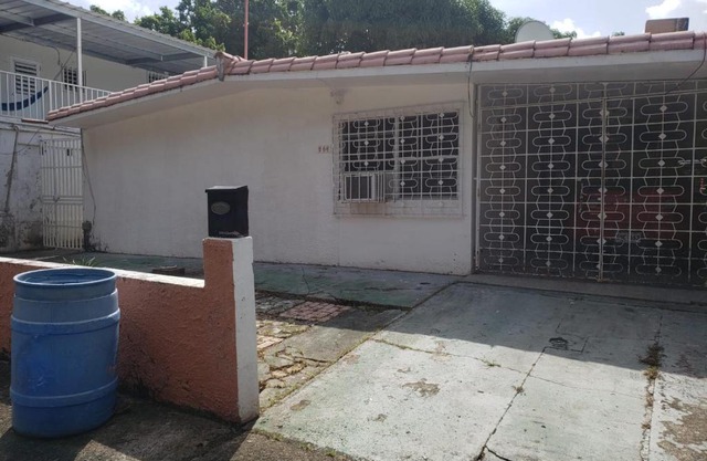 Figueroa Guest Rooms in Country Club