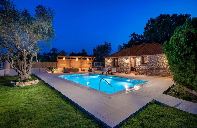 Filerolia Stone House