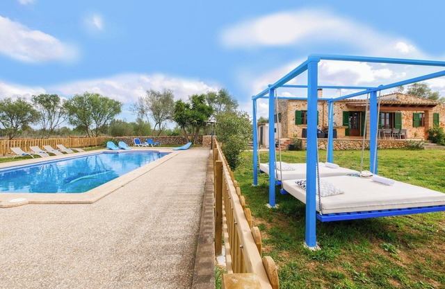 Finca Calderitx avec vue sur les montagnes, piscine et connexion Wi-Fi