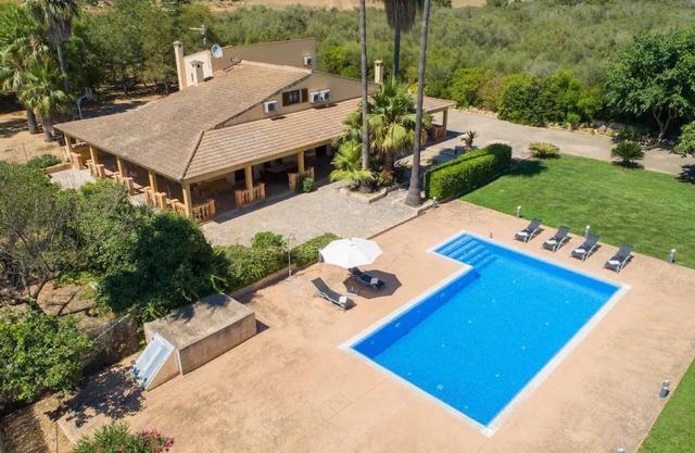Finca "Es Caulls" avec piscine et Wi-Fi