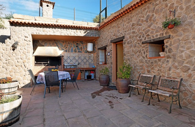 Finca "La Escondida" with Sea View & Private Terrace