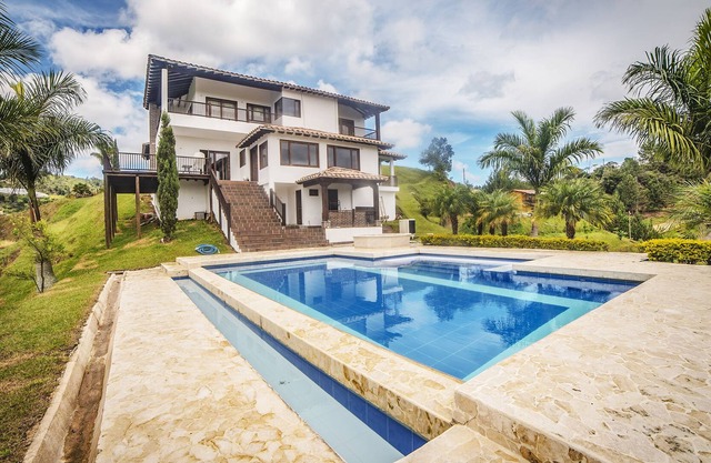 Finca sur le lac Guatape avec piscine à débordement et jacuzzi