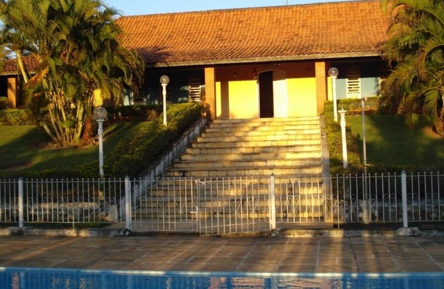 Finca Viana Ville avec piscine et zone de loisirs.