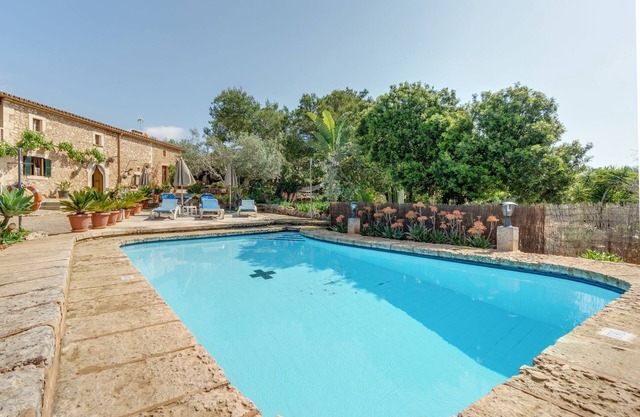 Finca "Villa Sa Punta" avec piscine et terrasse idyllique