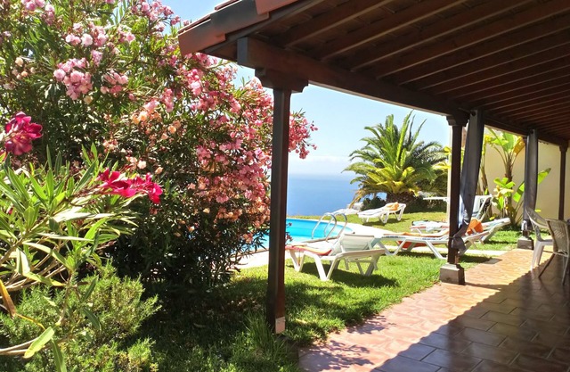 Finca avec piscine et vue imprenable sur la mer, directement sur la mer à 220 mètres d'altitude