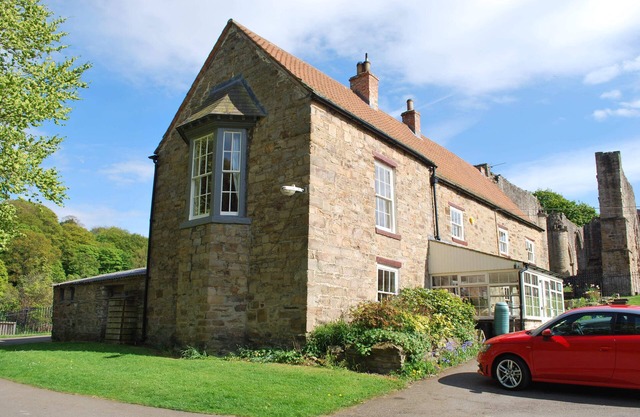 Finchale Abbey, appartement situé au premier étage d'une ferme historique du XIe siècle.
