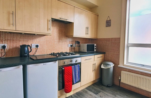 ✪ Find Dwellcome Home Ltd ✪ 7 BED Dwellcome Home South Shields