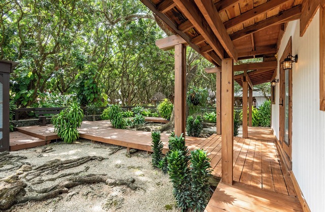 Find Peace - Bird Tiny House in Japanese Garden