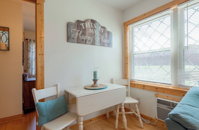 Trouvez votre endroit heureux dans notre chalet !!