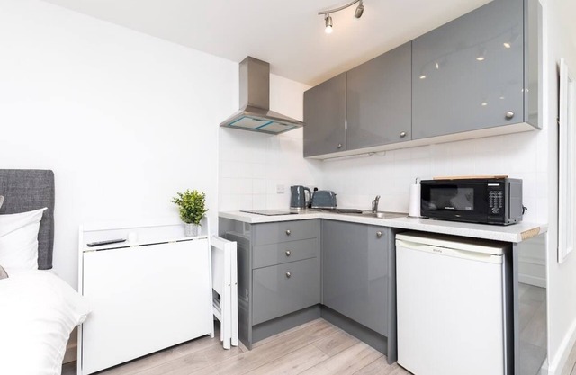 Findon Suite Close To Airport