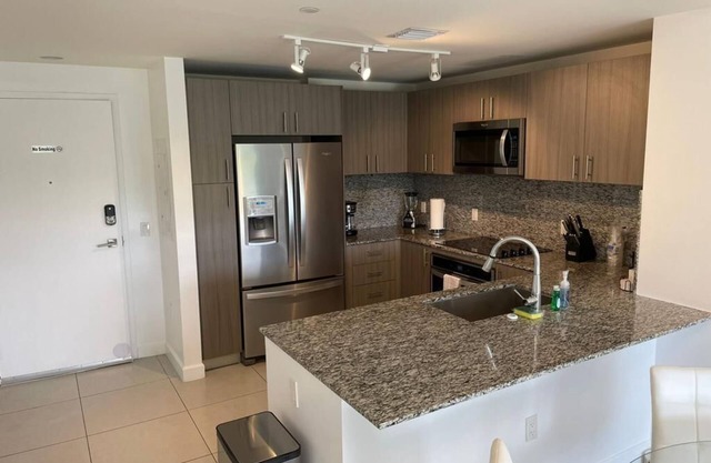 Fine 1 Bedroom Condo at Doral