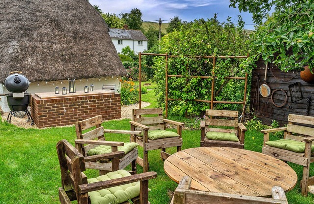 Finest Retreats | Manor Cottage