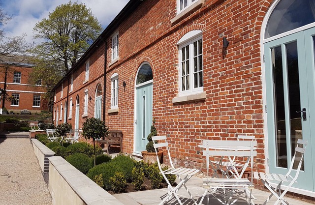 No.3 Meynell Mews