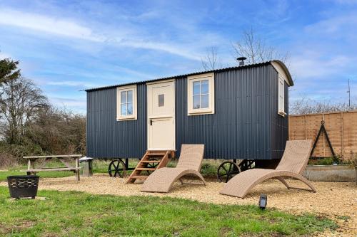 Finest Retreats - The Flower Hut