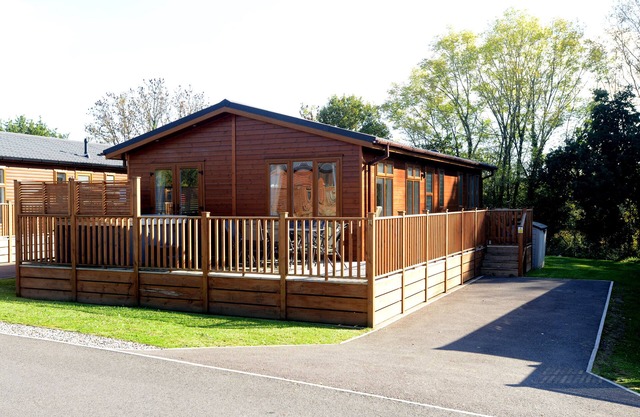 Finlake Fairways Prestige Buckland Lodge sleeps 6