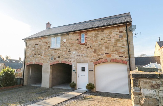 FINN VALE, pet friendly, with a garden in Powburn