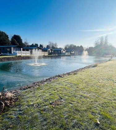 Fir Tree Lodge with Hot Tub