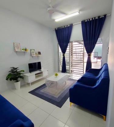 FIRASH HOMESTAY AT SERI ISKANDAR