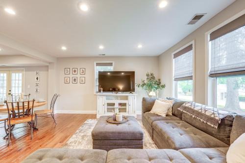 Fire Pit and Grill Family Home on Fox River Trail!