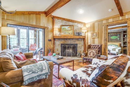 Fire Pit and Lake Access Resort Home in Sapphire!