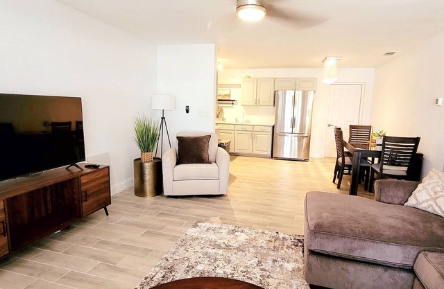 New Modern Home- Perfect for your next vacation.66