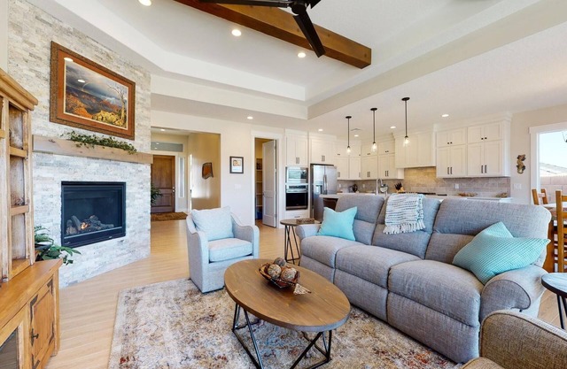 Fire Rock | Brand New 30+ Day | 3 bed/2.5 bath