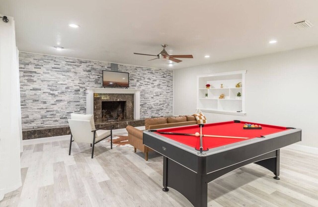 Deland Hideaway: Firepit + Pool Table on 2 acres!
