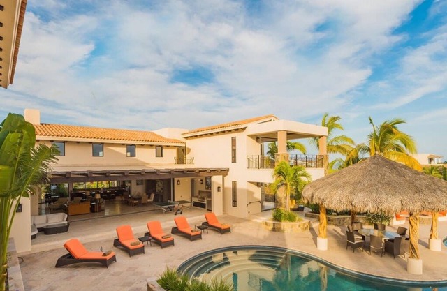Oceanview Infinity Pool, Hot Tub, Firepit Lounge