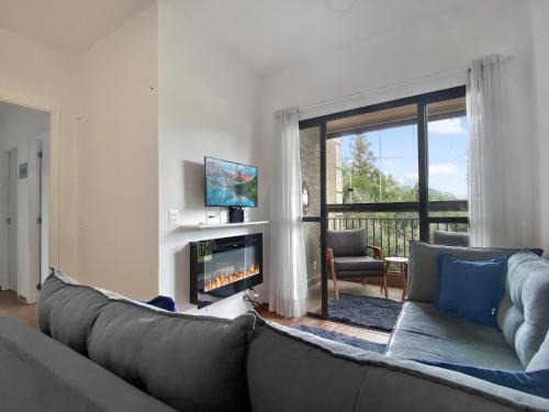Fireplace Balcony Kitchen Parking