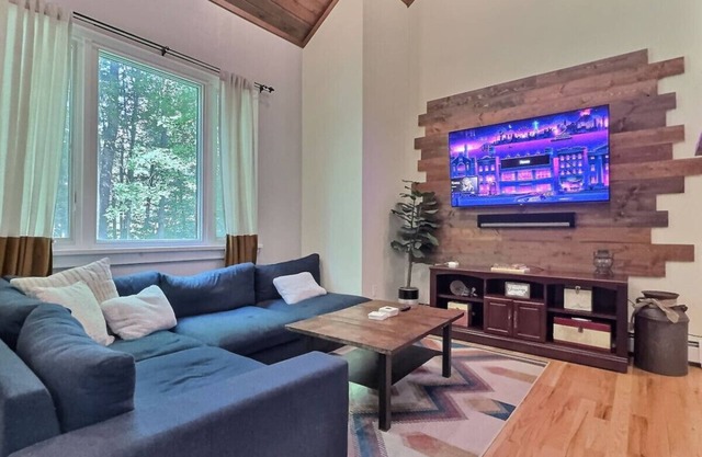 FirstChair Chalet-Hot Tub, Fire Pit, Game Room