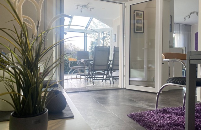 Appartement de première classe avec une belle vue, jardin d'hiver, jardin et bien plus encore.