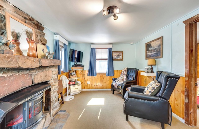Fish, Hike & Unwind: Drake Cabin w/ Hot Tub!