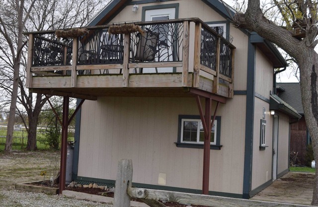 Fisherman, Birders and Family retreat! Sleeps 4 no cleaning fee