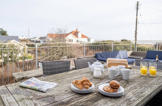 Fisherman's Loft - sleeps 8 guests in 4 bedrooms
