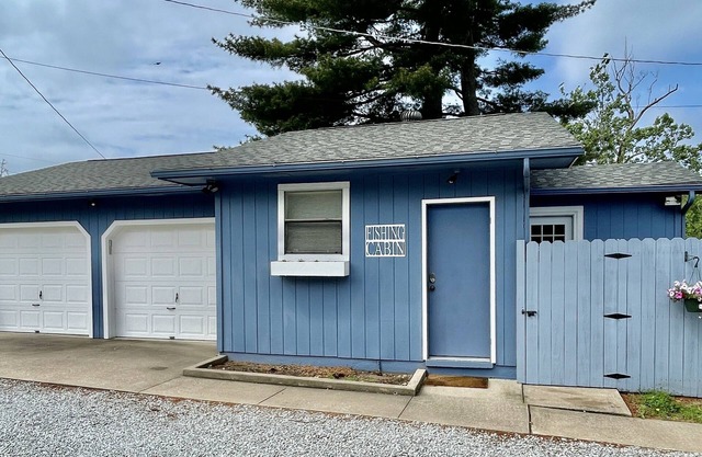 Fishing Cabin w/ Dock Access