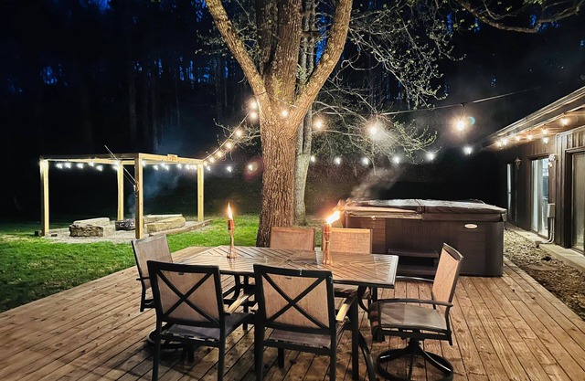 FISHING, FIREWOOD/ FISHING POLES PROVIDED,Trails, firepit, 100 acres