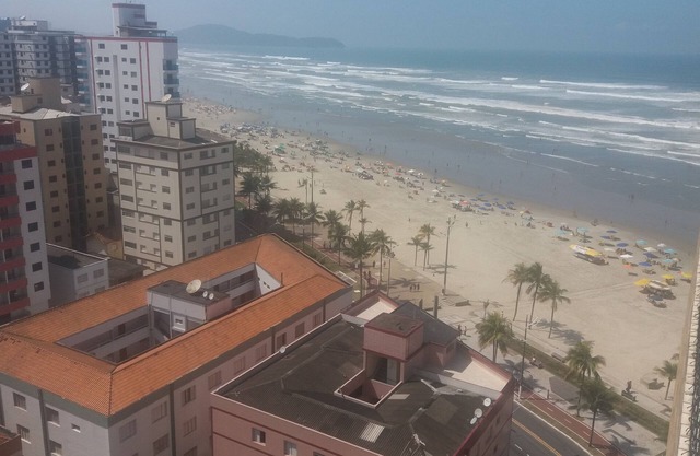A 15m DE LA PLAGE, AVEC VUE PRIVILÉGIÉE SUR LA MER AU 13E ÉTAGE