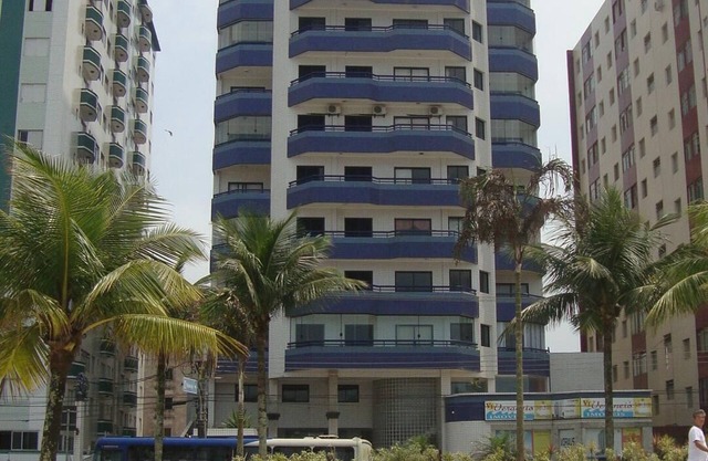 FIT 2 DORMS, EXCELLENT EMPLACEMENT, FRONT P / PLAGE, WI-FI, GARAGE, COMPLET !!