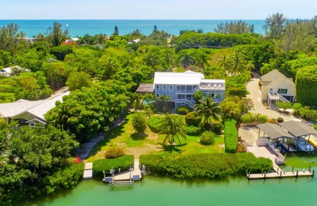 Cinq chambres à coucher Channel Front Estate sur Captiva! Parfait pour la famille et les amis